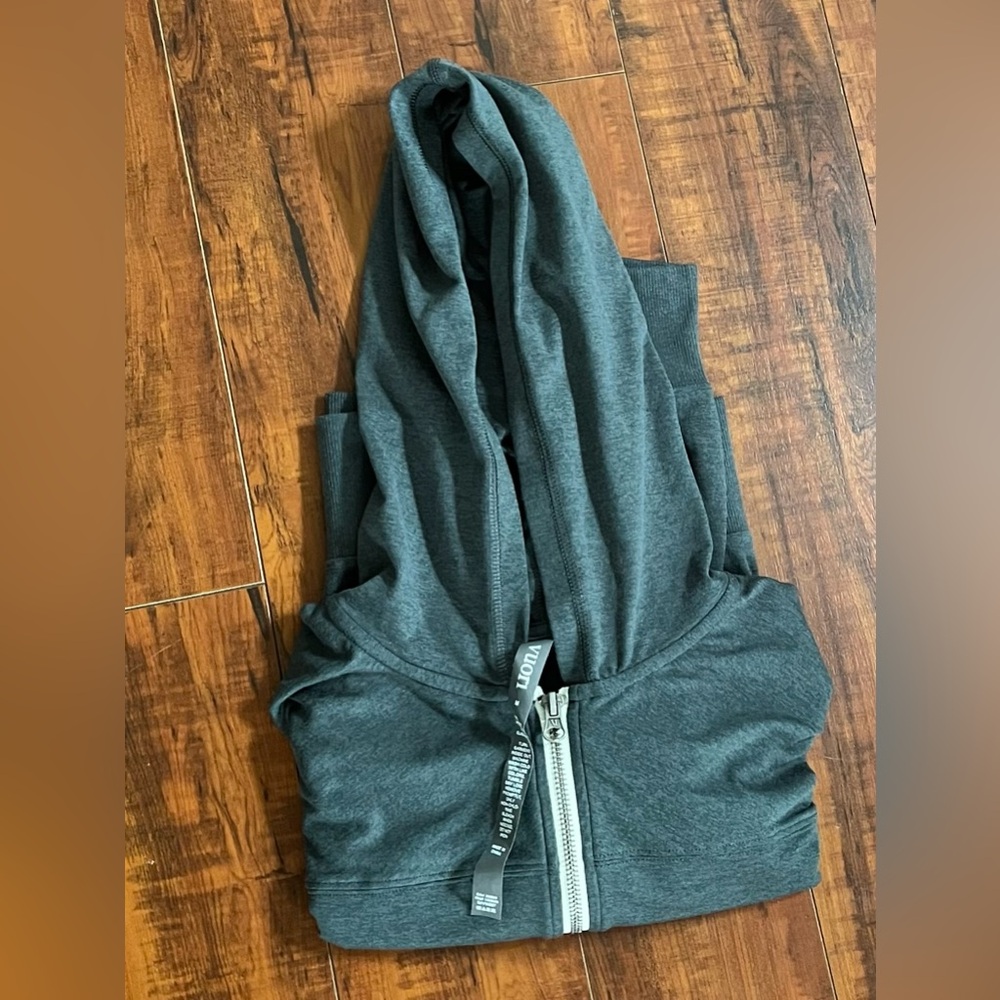 Vuori Halo Half Zip Cropped Hoodie - Picture 5 of 11